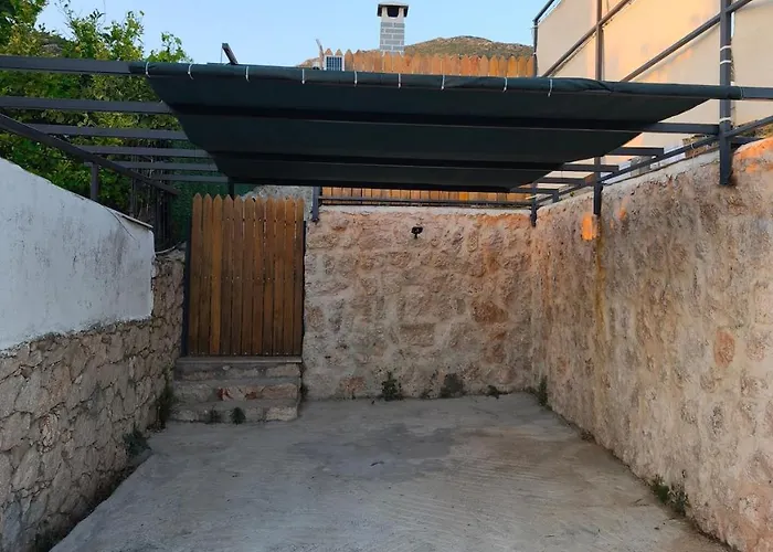 Sarp Kalkan 别墅 *